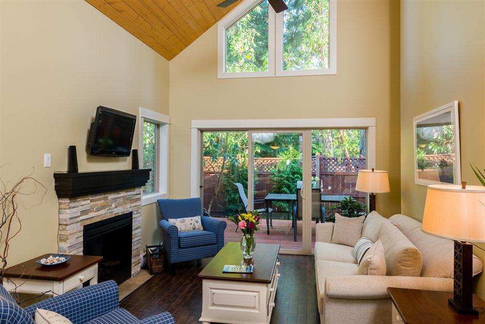 Oceanside Village Resort Parksville Dış mekan fotoğraf