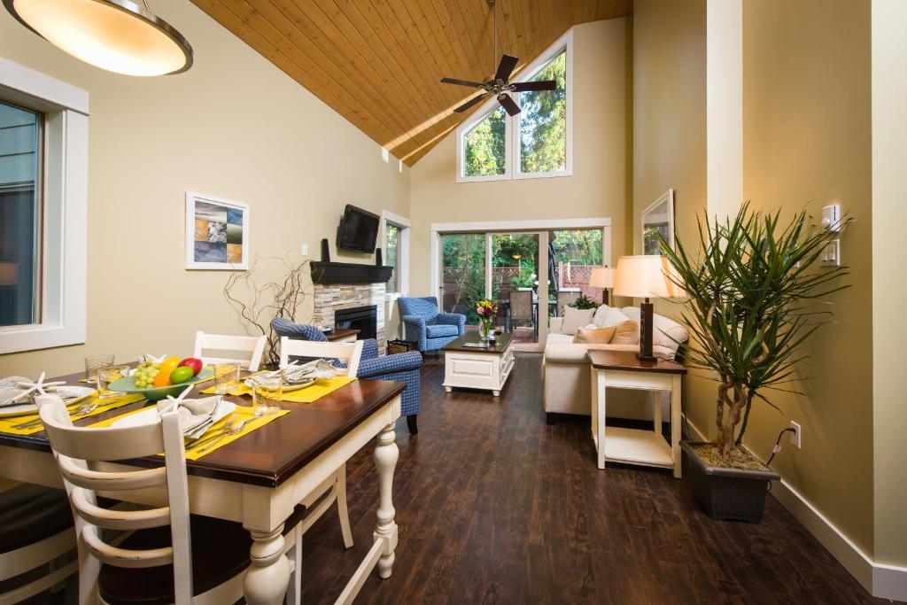 Oceanside Village Resort Parksville Dış mekan fotoğraf