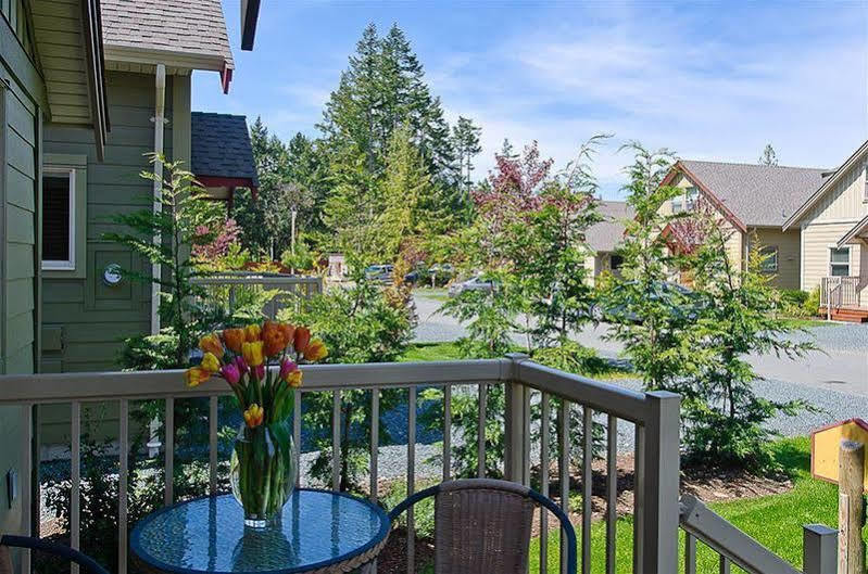 Oceanside Village Resort Parksville Dış mekan fotoğraf